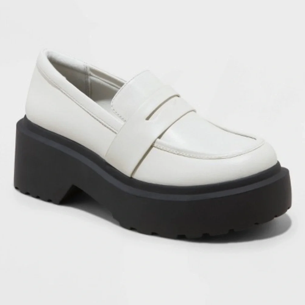 NEW Wild Fable Lacey Loafer Flats in White Size 7.5